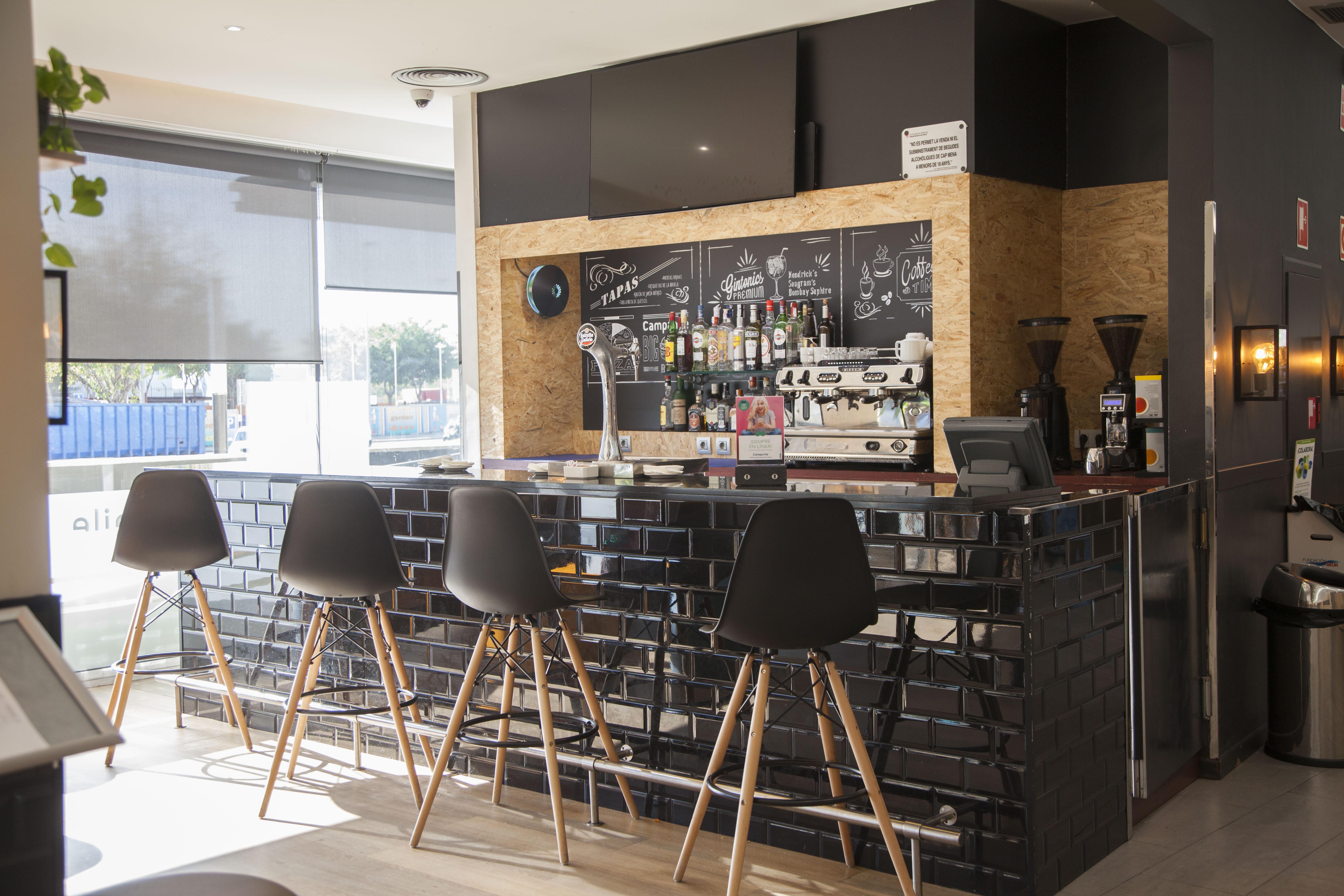 Hotel Campanile Barcelona Sud - Cornella Cornellà de Llobregat Esterno foto