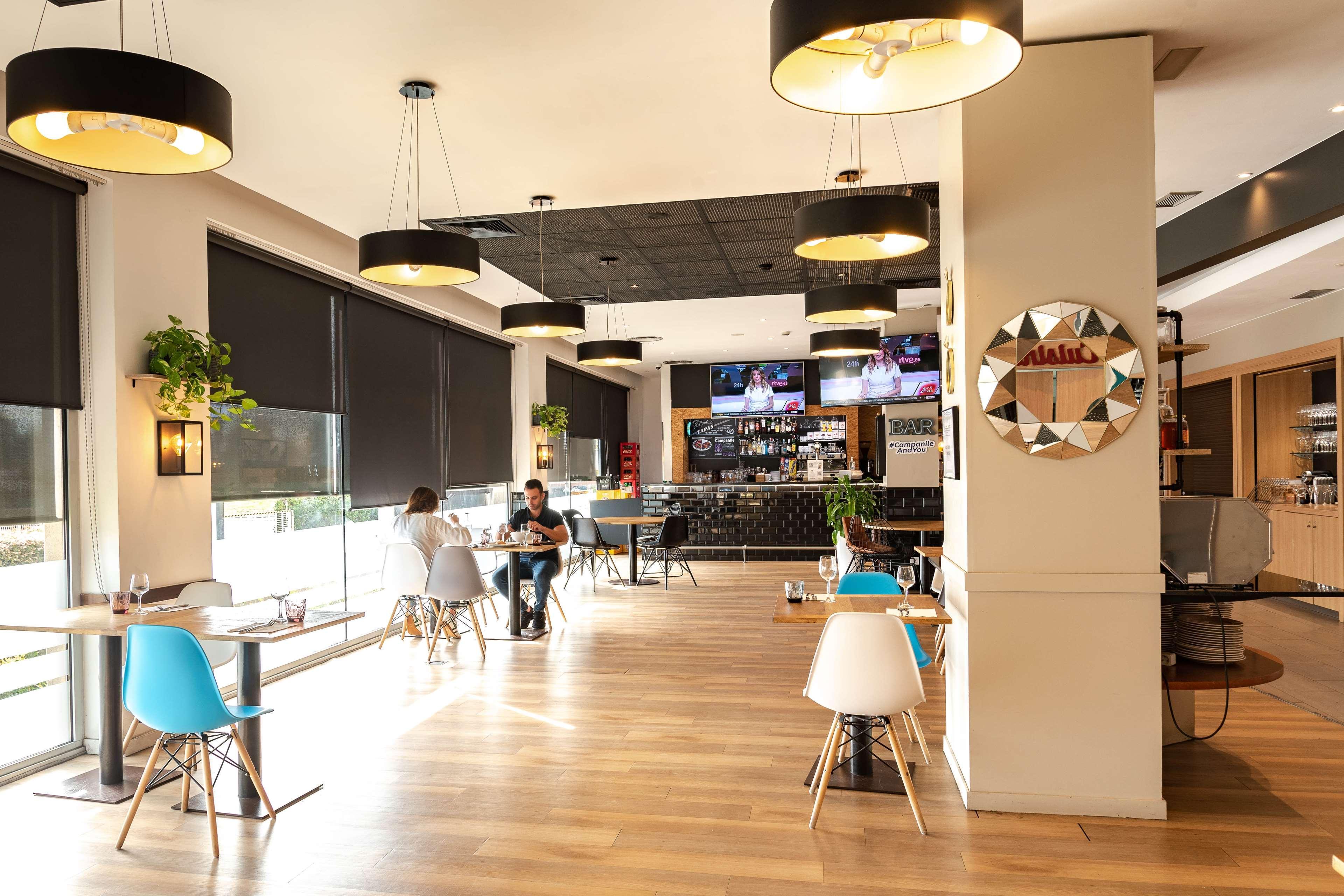 Hotel Campanile Barcelona Sud - Cornella Cornellà de Llobregat Esterno foto