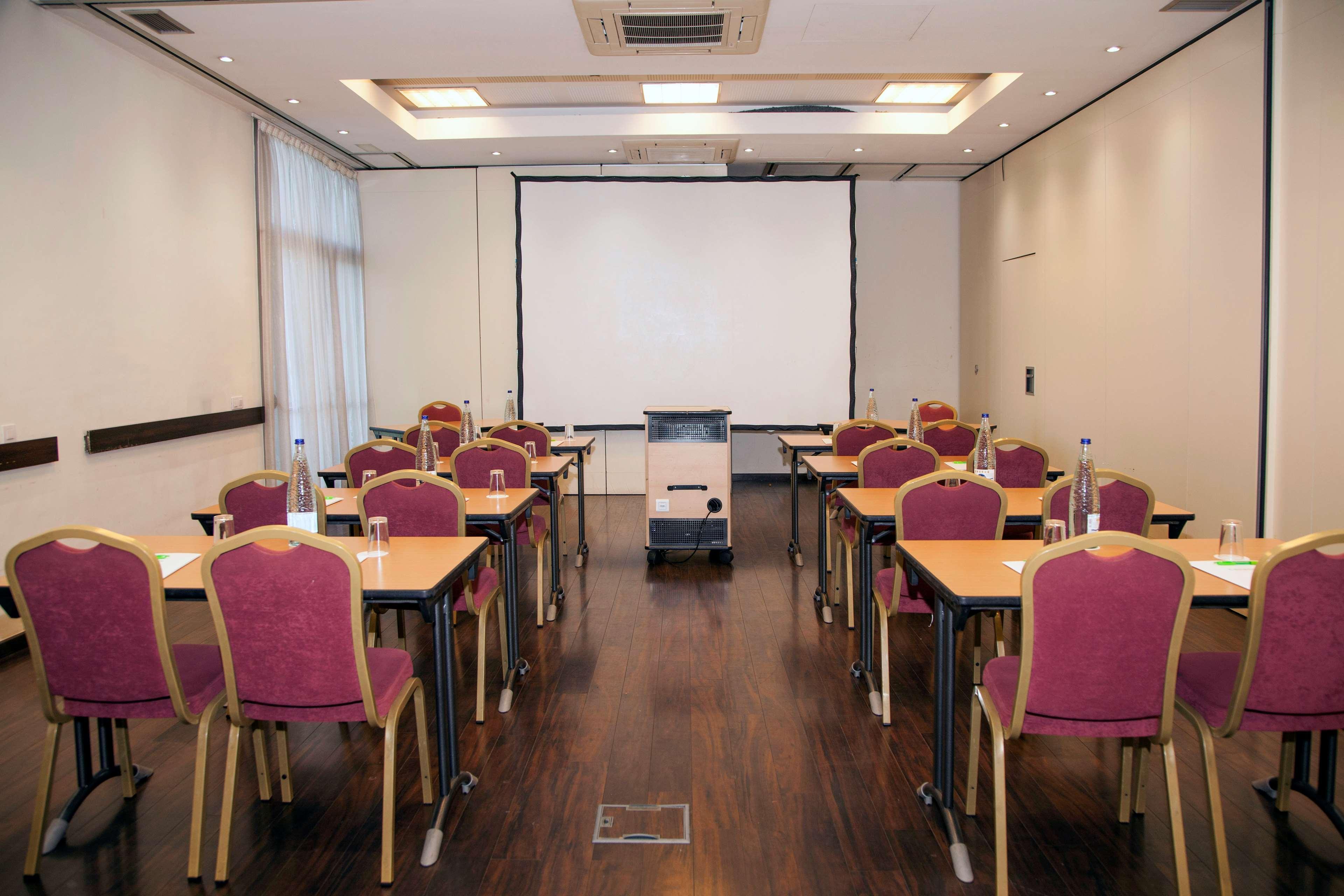 Hotel Campanile Barcelona Sud - Cornella Cornellà de Llobregat Esterno foto