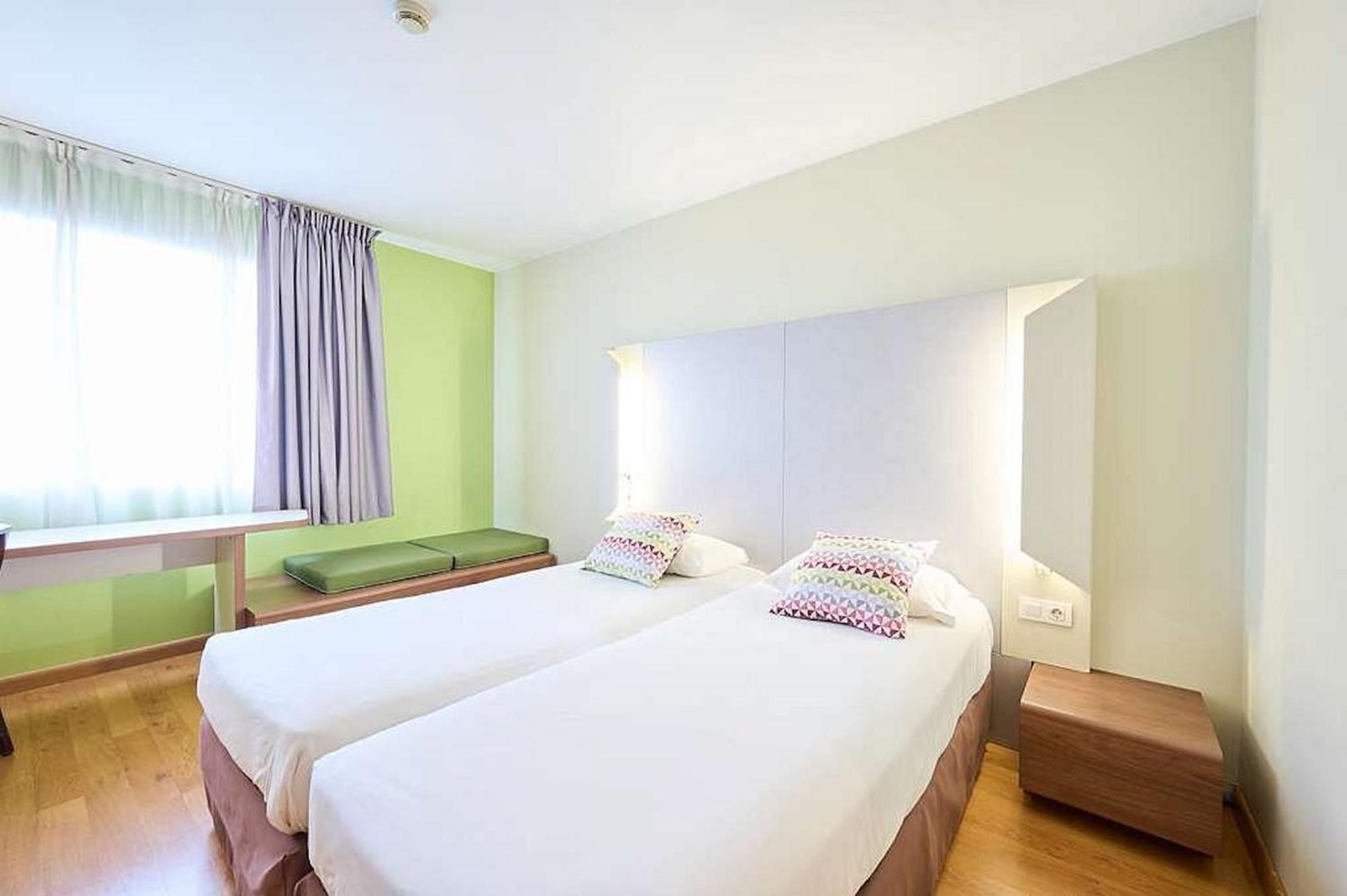 Hotel Campanile Barcelona Sud - Cornella Cornellà de Llobregat Esterno foto