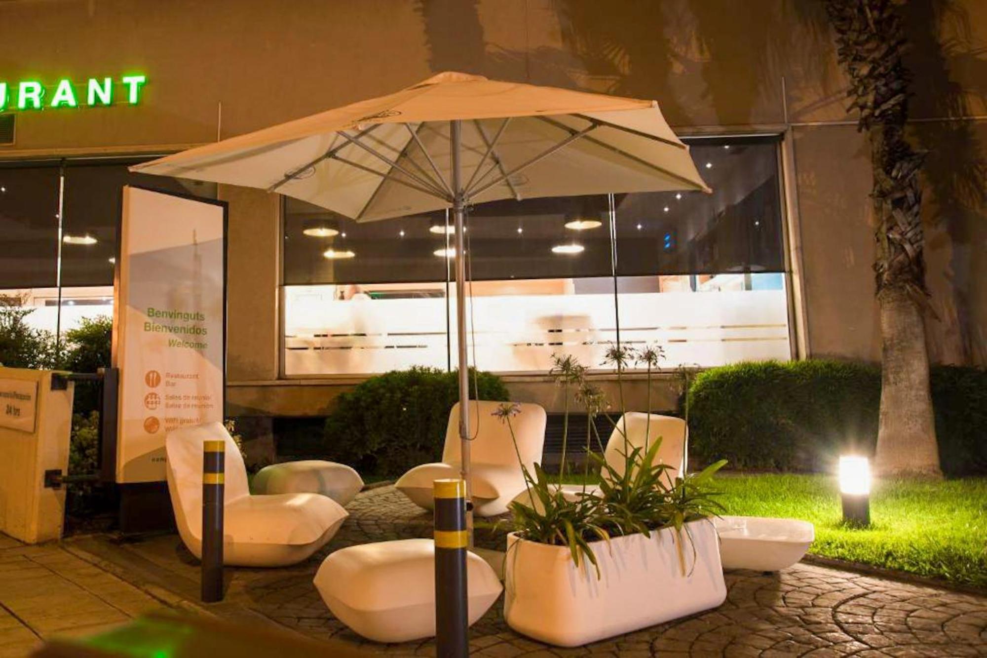 Hotel Campanile Barcelona Sud - Cornella Cornellà de Llobregat Esterno foto