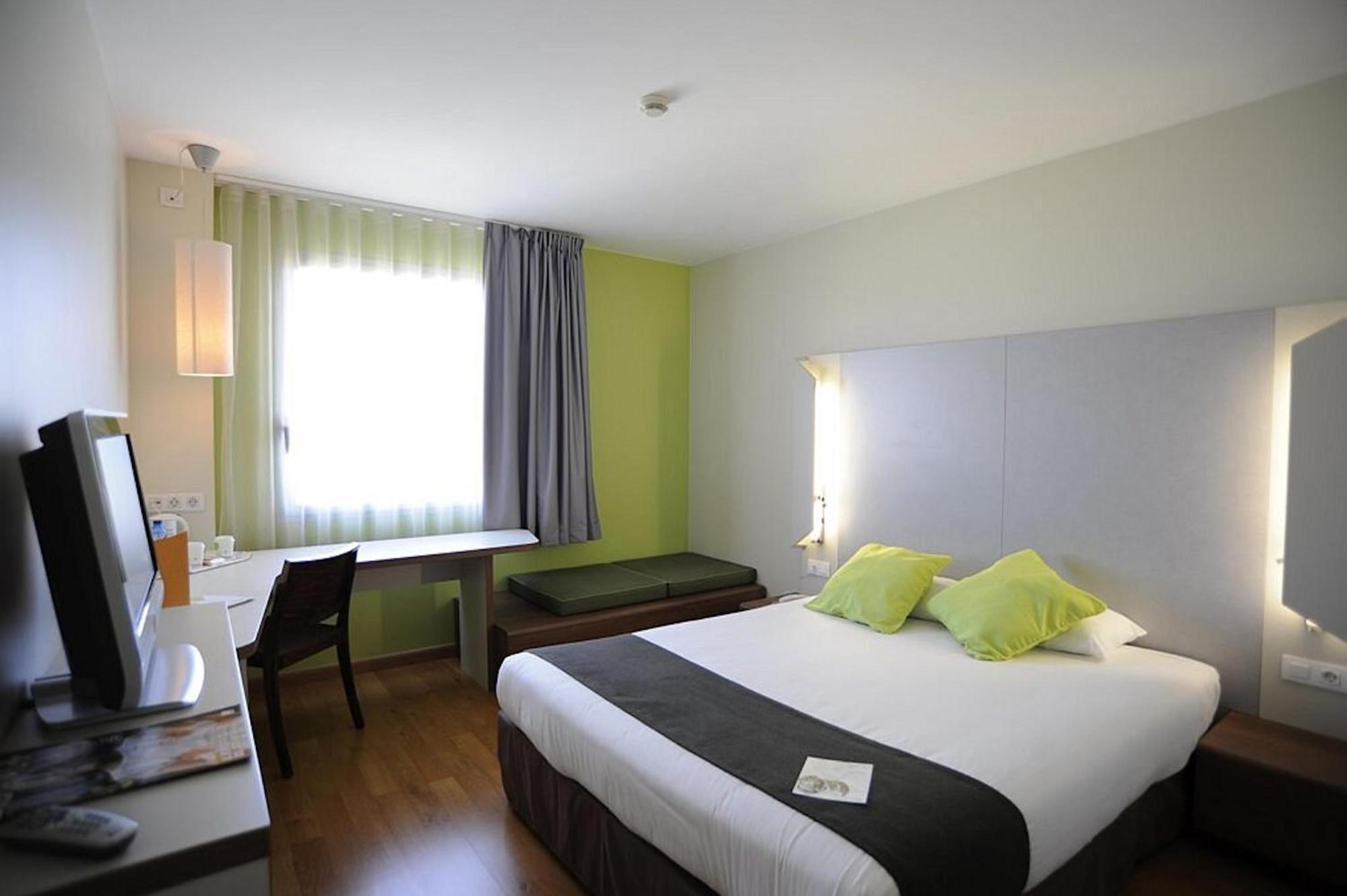 Hotel Campanile Barcelona Sud - Cornella Cornellà de Llobregat Esterno foto