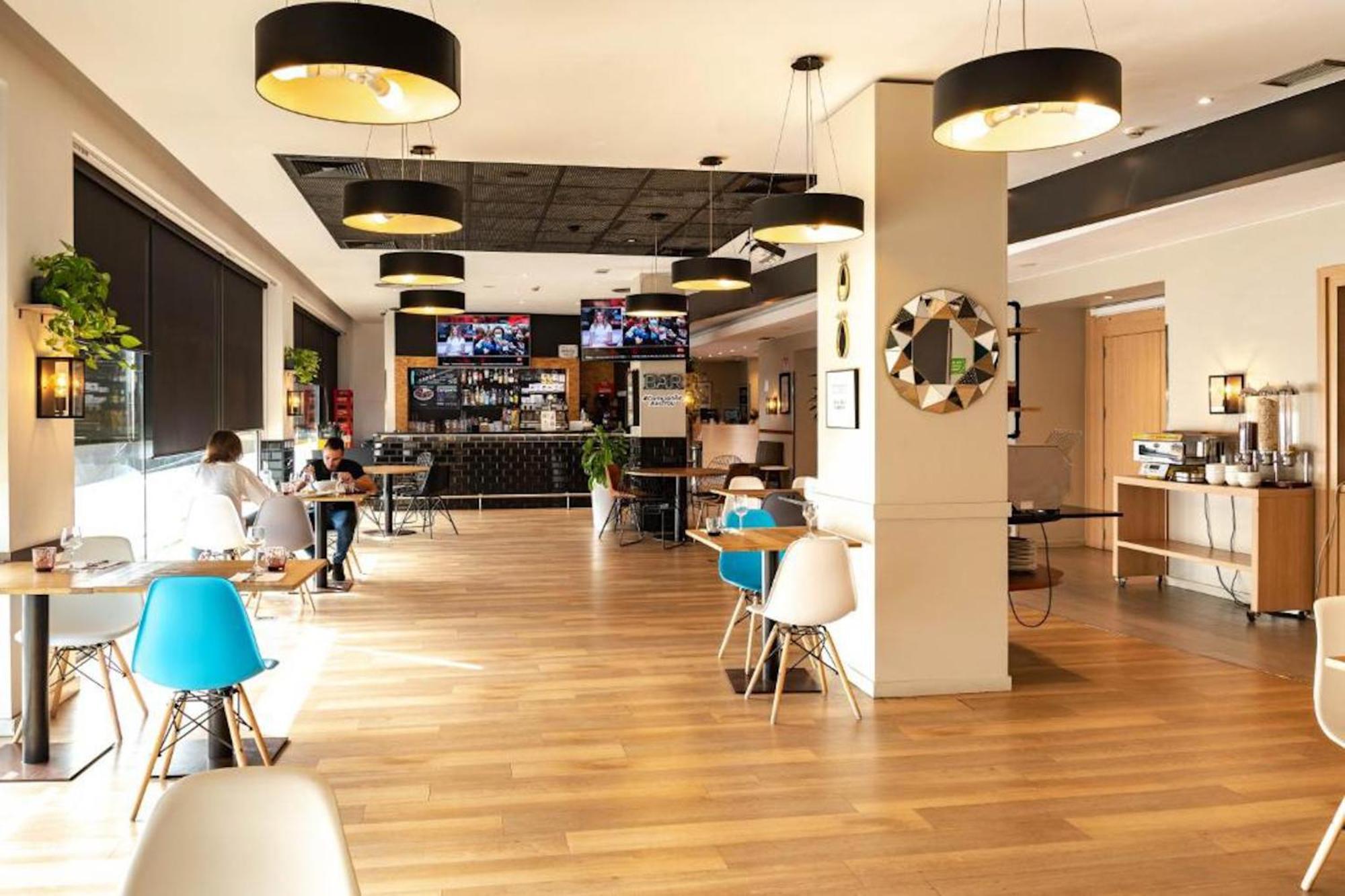 Hotel Campanile Barcelona Sud - Cornella Cornellà de Llobregat Esterno foto